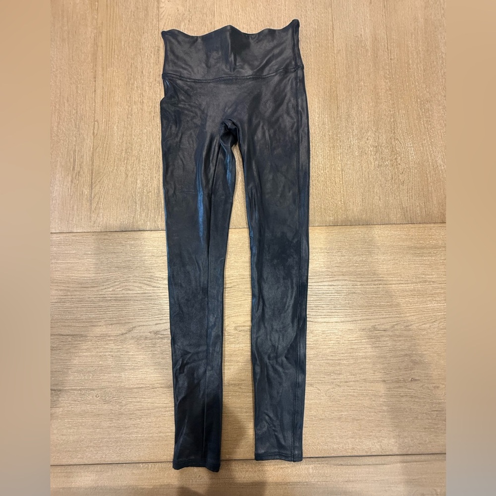 SPANX SPANXshape Faux Leather
Leggings
